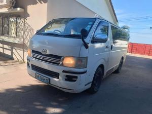 TOYOTA HIACE QUANTUM CLEAN