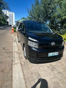 Toyota Voxy 2009