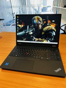 Laptop lenovo Thinkpad P16v WorkStation And Touchscreen Machine  Concebido para Programas pesadíssi