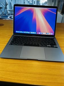 MacBook Air M1 2020 Retina Display  13.3 inch  Apple M1  8 GB RAM 256 GB SSD Space Gray  Preço: 47.