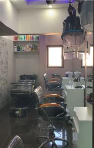 SALÃO com MOBÍLIA na Baixa