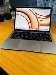 SEMI-NOVO MacBook Air 2019  Retina Display 13-Inch  1.6GHZ Intel core I5  8GB 2133MHZ 128  GB SSD  i