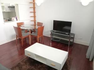 T1 Mobilado Shopping center Polana