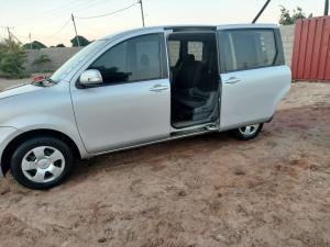 Toyota Sienta Novo