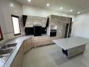 Vende-se Luxuosa Moradia T4 no Bairro do Belo Horizonte