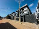 Vende-se 10 Moradias Geminadas Inacabadas no Bairro Triunfo Novo: 18.500.000.00MZN assim como está(