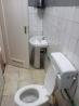 ARRENDA-SE APARTAMENTO T-1 ( TIPO- CAVE
__Quarto amplo,
__Mini sala,
__Mini cozinha,
__ Banheira com