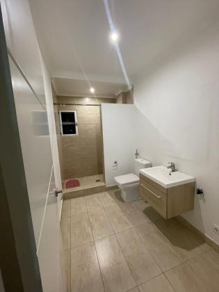 Vende-se Magnífico penthouse num condomínio na costa do sol, Sun rise-Av marginal