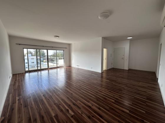 Vende-se apartamento, tipo3 no bairro da costa do sol Dona Alice