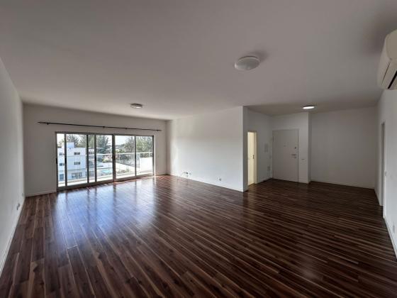 Vende-se apartamento, tipo3 no bairro da costa do sol Dona Alice