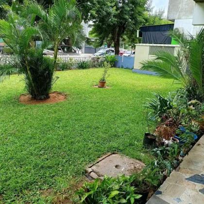 Vende-se Espaçoso Apartamento T3 3wcs quartos suíte com parqueamento no bairro da Sommerchield 1