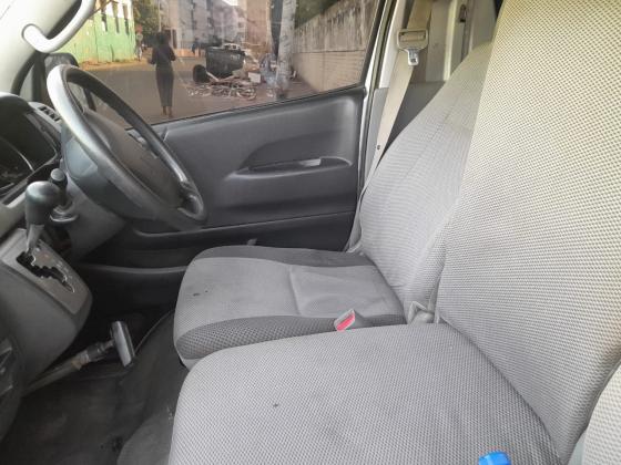 Toyota Hiace Quantum 2009 IVA 15 Lugares