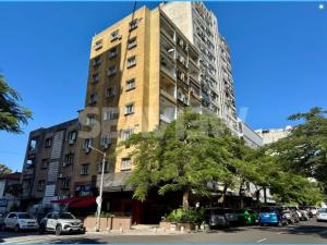 Arrendo Apartamento T2 Climatizado na Av. Julius Nyerere Polana 4°andar sem elevador