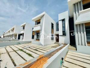 Moradia T4 no Condominio Orion
