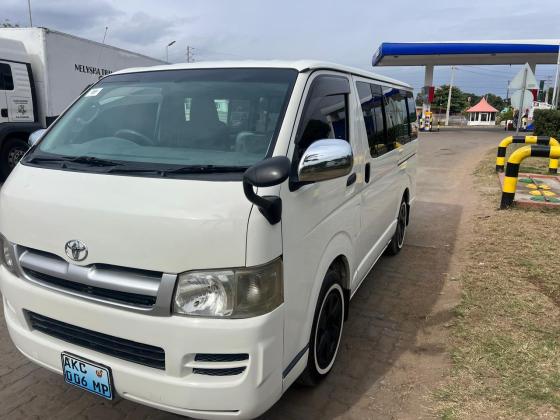 Toyota Hiace Quantum 2010 Recém importado