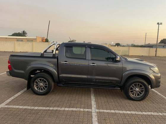 Toyota Hilux D4D LEGEND45 Comprado no agente  CFAO Toyota de Moçambique