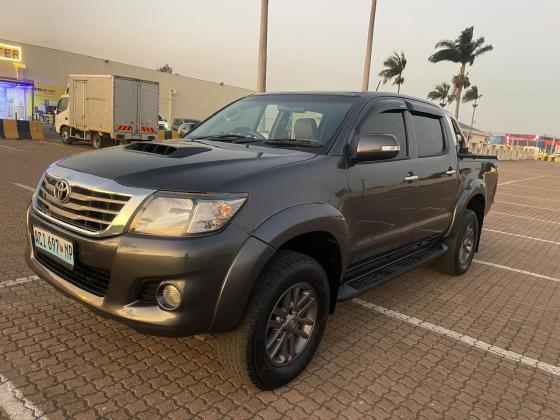 Toyota Hilux D4D LEGEND45 Comprado no agente  CFAO Toyota de Moçambique