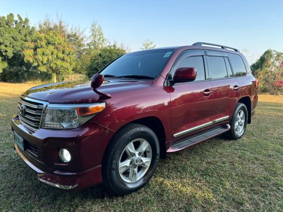 Toyota Land Cruiser V8 2013