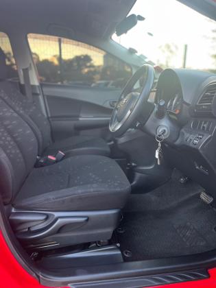 Toyota ractis acaba de chegar