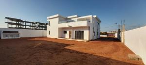 Vende-se Moradia, tipo5 no bairro da costa do sol Mapulene