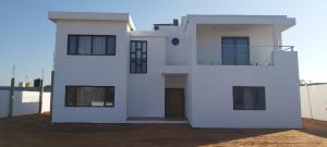 Vende-se Moradia, tipo5 no bairro da costa do sol Mapulene