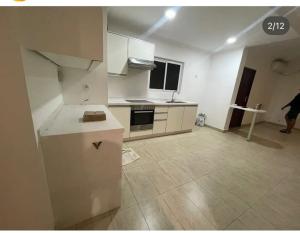 Vende-se Penthouse Tipo 3 no Condomínio Sunrise no Bairro Costa do Sol, depois do Restaurante Costa
