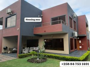 Casa de sonho com piscina, jardim e garagem para 8 Carros - Triunfo