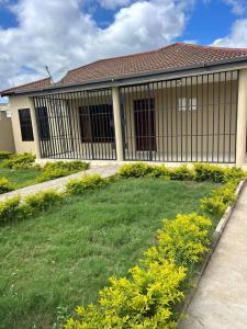 📍ARRENDO MORADIA T3 EM MALHAMPSENE PRÓXIMO AO CONDOMINIO VILLAGE