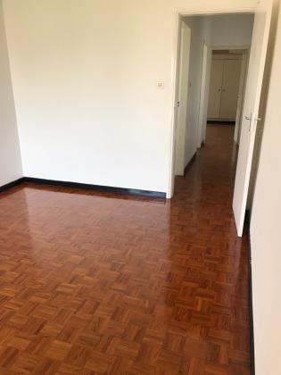 *Arrenda-se **Apartamento na Coop*
*Próximo da Rua da França tipo 3 wc,s
3 andar