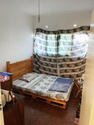 ARRENDA SE* Execelente apartamento tipo 2 espaçoso segundo andar último prédio pequeno limpo super seguro