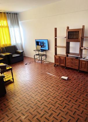 ARRENDA SE* Execelente apartamento tipo 2 espaçoso segundo andar último prédio pequeno limpo super seguro