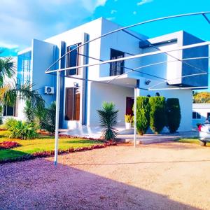 VENDO MORADIA T5 LUXUOSO