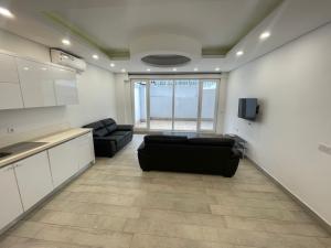 Arrenda-se Luxuoso Apartamento T3 Num Condomínio Semi-Novo no Bairro da Polana