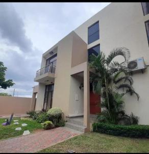 vende-se moradia T4 no triunfo próximo vila sol