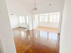 Vende-se Flat T3 no 2° andar e último c/Anexo t1