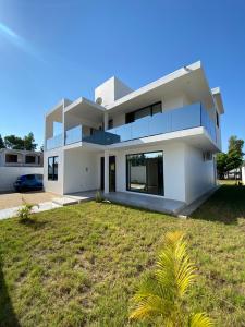 Arrenda-se Moradia T4 RC 1° andar Recém construída dentro do condomíniio