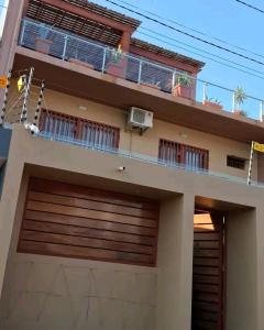Vende-se Moradia Geminada mobilada, tipo3 no bairro da costa do sol triunfo 2