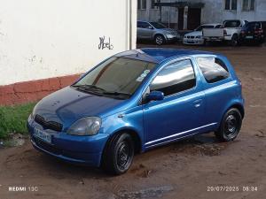 Vende-se Toyota Vitz 1.0 duas portas
