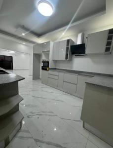 Vende se Ap Tipo 3 no Bairro Costa do Sol próximo a Bombas (ENGEN ou AQUA PARK)