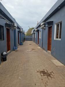 ARRENDA SE MAGNÍFICA CASA TIPO-0[zero] NO COMDOMINIO  CASAS CLIMATIZADAS,  NO BAIRRO FERROVIARIO, C