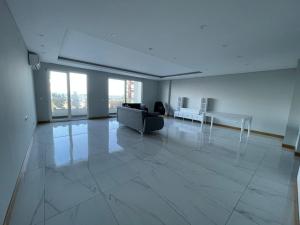 Vende-se um apartamento tipo 2 na marginal no condomínio Deco Assus