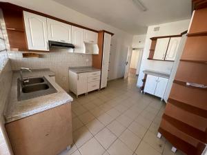 Vende-se um apartamento tipo 3 no 8 andar no alto maé próximo ao Charlotte
