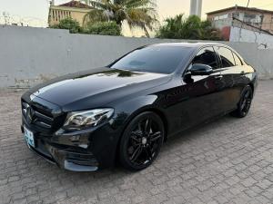 Mercedes-Benz E220D AMG 2019