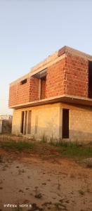 Vende-se Duas Geminadas Duplex T3 INACABADAS  em MAPULENE(Entrada de Tizema