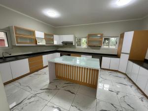 Vende-se moradia Duplex T3 próximo do Condominio Garden Park n4 Matola