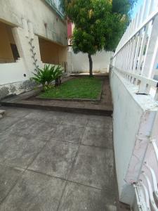 Baixou Geminada T3 r/c n Malhangalene rua da guarda