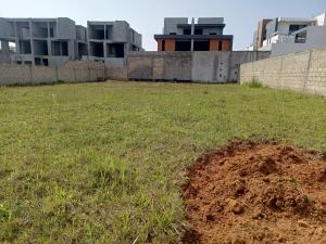 transpasse desta propriedade, com uma área de 20/30m no bairro da costa do sol