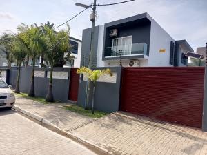 Vende-se Moradia, tipo4 no bairro da costa do sol triunfo 2