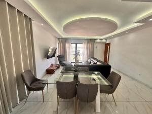 Arrenda-se apartamento, tipo2 no bairro da costa do sol continuidade do triunfo 2 condomínios Lua _