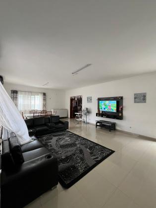 MORADIA T4 A VENDA NO CONDOMÍNIO SHELYNG VILLAGE